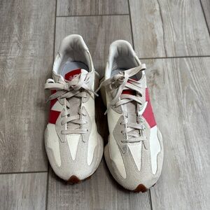 New Balance 327 Women's Sneakers - Red and Cream